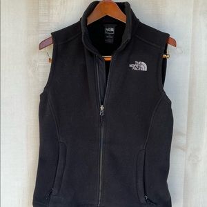 Women’s Northface medium vest black